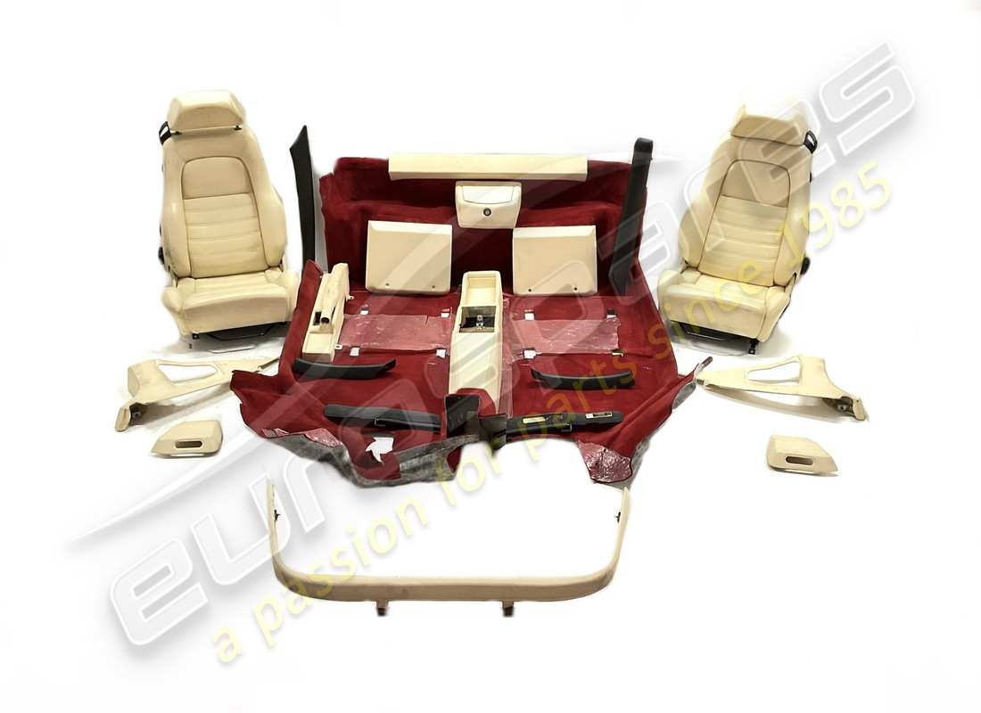 usado eurospares 456 gt crema e interior negro con alfombra roja (usado). número de parte eap1394573 (2)