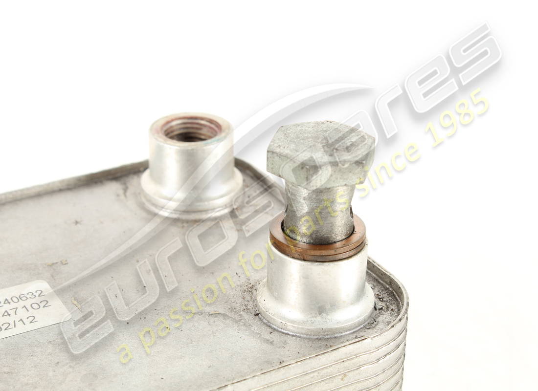 INTERCAMBIADOR DE CALOR DE ACEITE FERRARI USADO. NÚMERO DE PARTE 240632 (4) intercambiador de calor de aceite ferrari usado. número de parte 240632 (4)