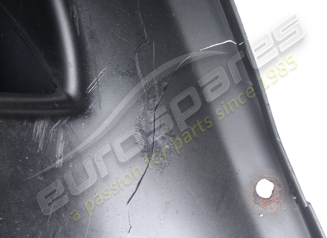 PROTECTOR INFERIOR DELANTERO MASERATI DAÑADO. NÚMERO DE PIEZA 386100164 (2) protector inferior delantero maserati dañado. número de pieza 386100164 (2)