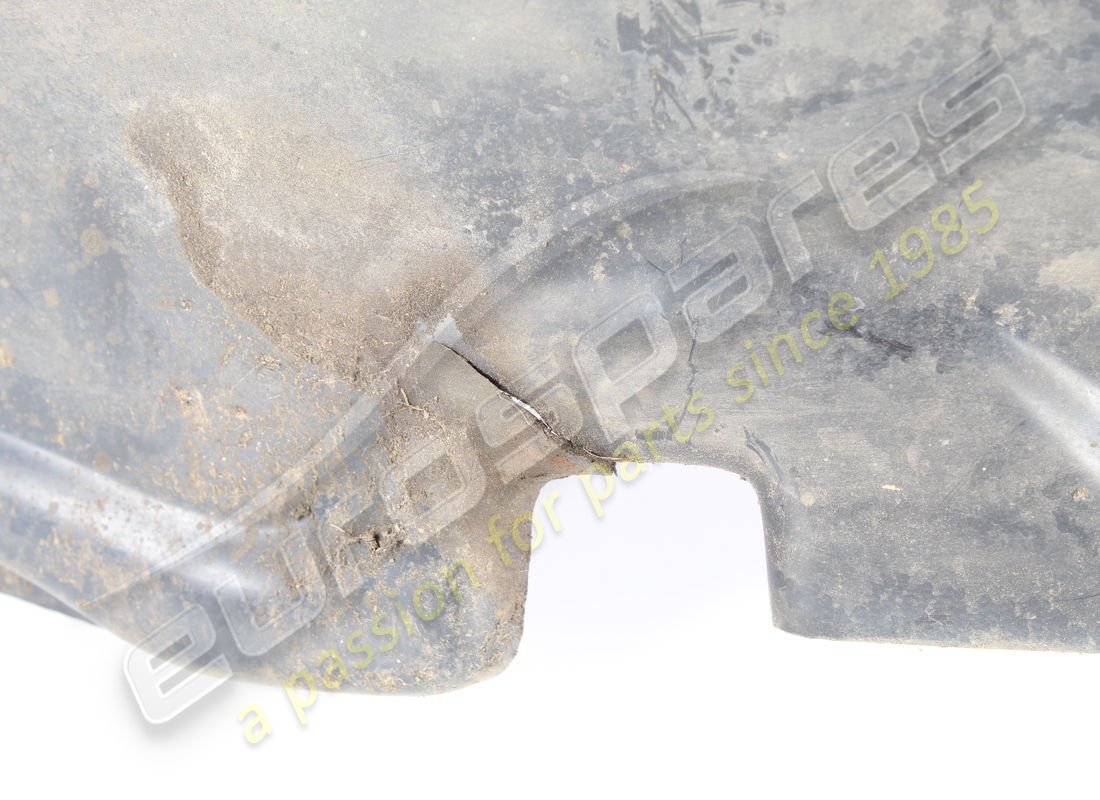 USADO MASERATI PROTECCIÓN DE PASAJE DE RUEDA DELANTERO IZQUIERDO. NÚMERO DE PIEZA 372500525 (5) usado maserati protección de pasaje de rueda delantero izquierdo. número de pieza 372500525 (5)