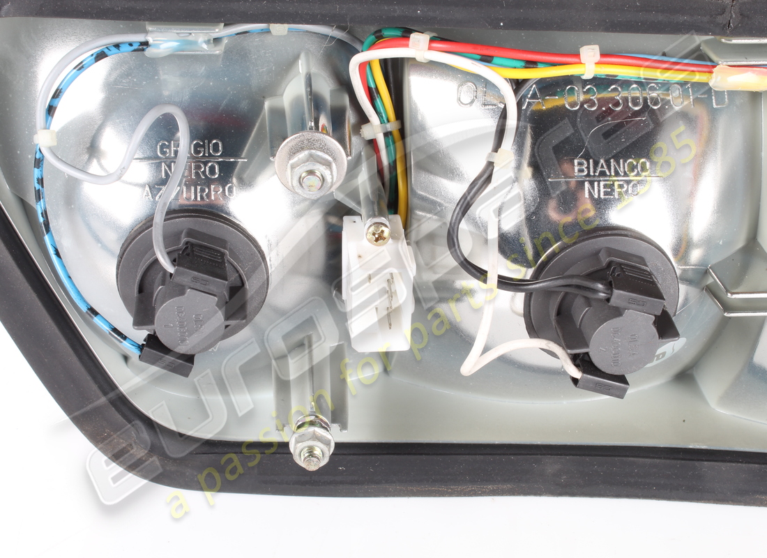 LUZ TRASERA DERECHA USADA MASERATI. NÚMERO DE PIEZA 373100137 (2) luz trasera derecha usada maserati. número de pieza 373100137 (2)