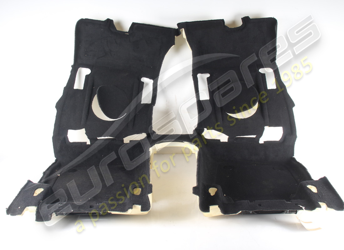 ALFOMBRILLA TRASERA USADA Ferrari. NÚMERO DE PIEZA 945860 (1)