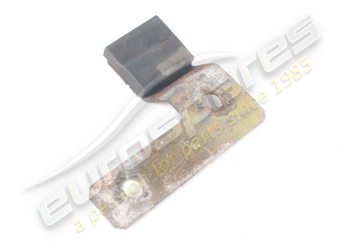 soporte maserati usado. número de parte 384000143 (2)