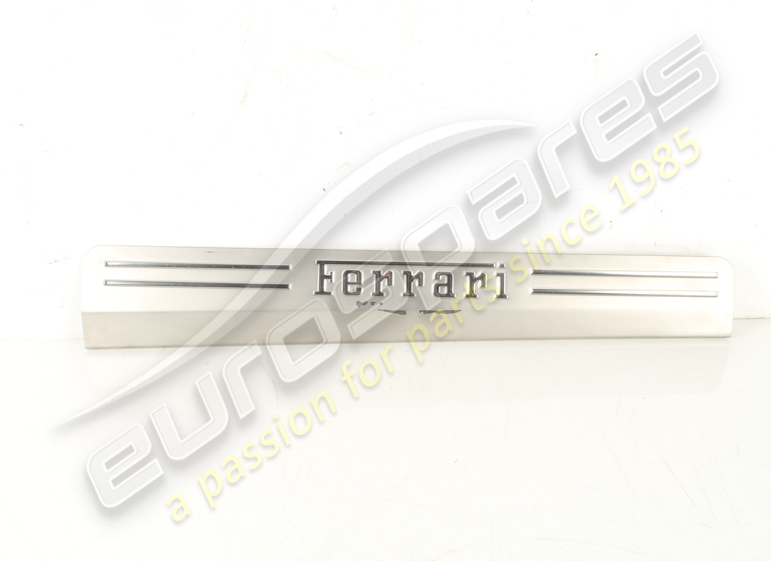 PLACA DE PROTECCIÓN IZQUIERDA Ferrari USADA. NÚMERO DE PARTE 81362300 (1)