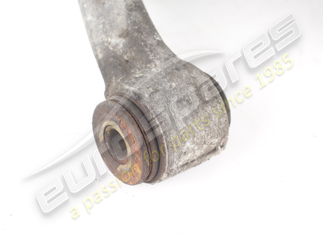 BRAZO SUPERIOR DE SUSPENSIÓN DELANTERA MASERATI USADO. NÚMERO DE PARTE 386600028 (6) brazo superior de suspensión delantera maserati usado. número de parte 386600028 (6)