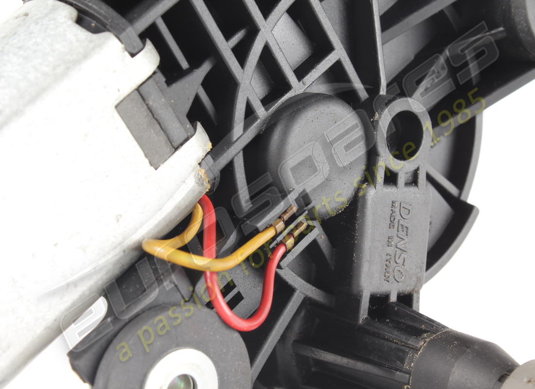 limpiaparabrisas trasero usado ferrari. número de pieza 82751800 (4)
