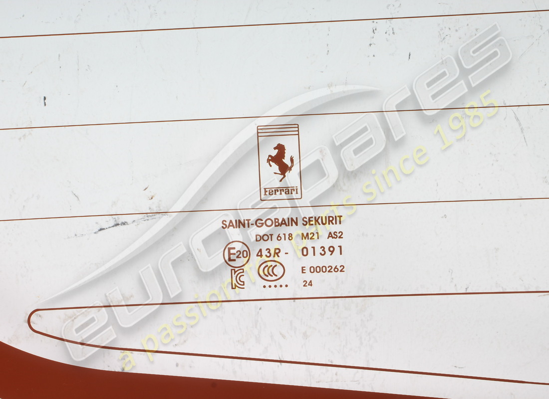 USADO FERRARI CRISTALLO LUNOTTO SCENDENTE. NÚMERO DE PARTE 903339 (4) usado ferrari cristallo lunotto scendente. número de parte 903339 (4)