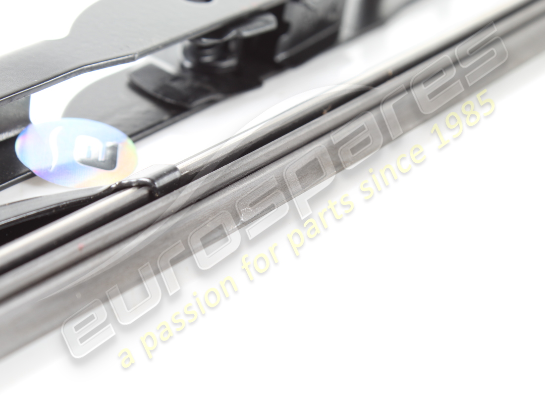 ESCOBILLA DE LIMPIAPARABRISAS USADA MASERATI, M336AB. NÚMERO DE PIEZA 313352158 (5) escobilla de limpiaparabrisas usada maserati, m336ab. número de pieza 313352158 (5)