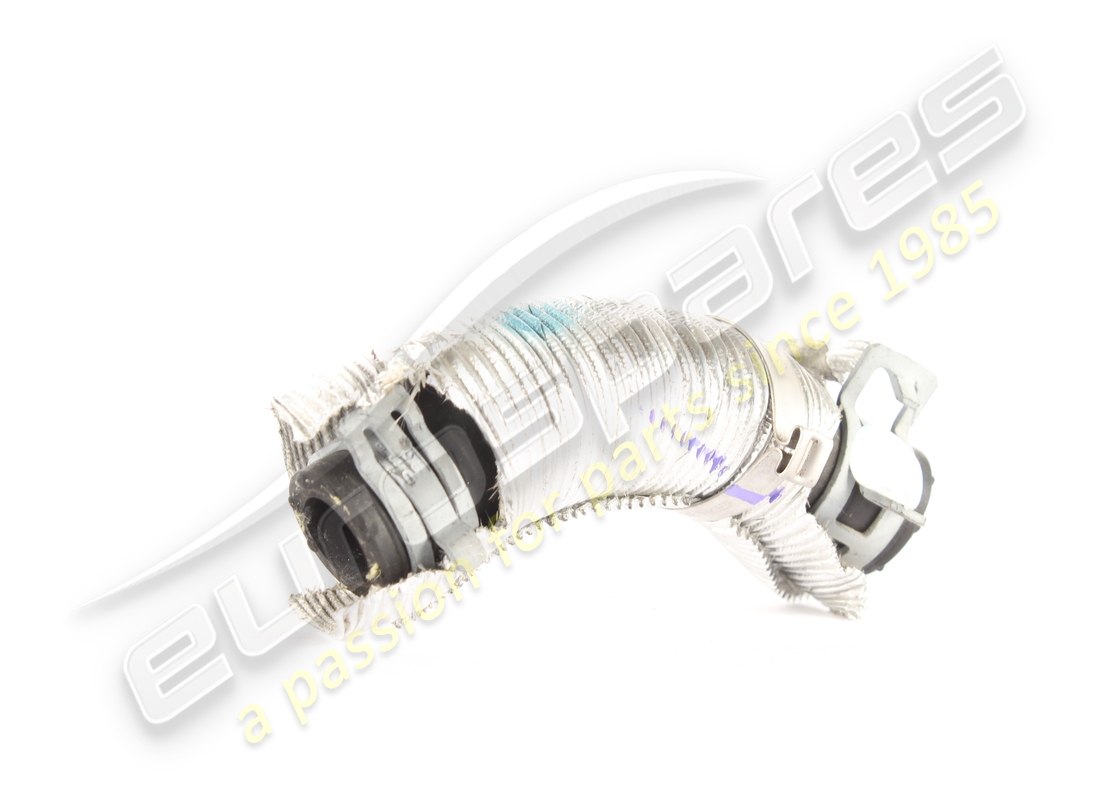 TUBO FLEXIBLE USADO Maserati. NÚMERO DE PIEZA 675001472 (1)
