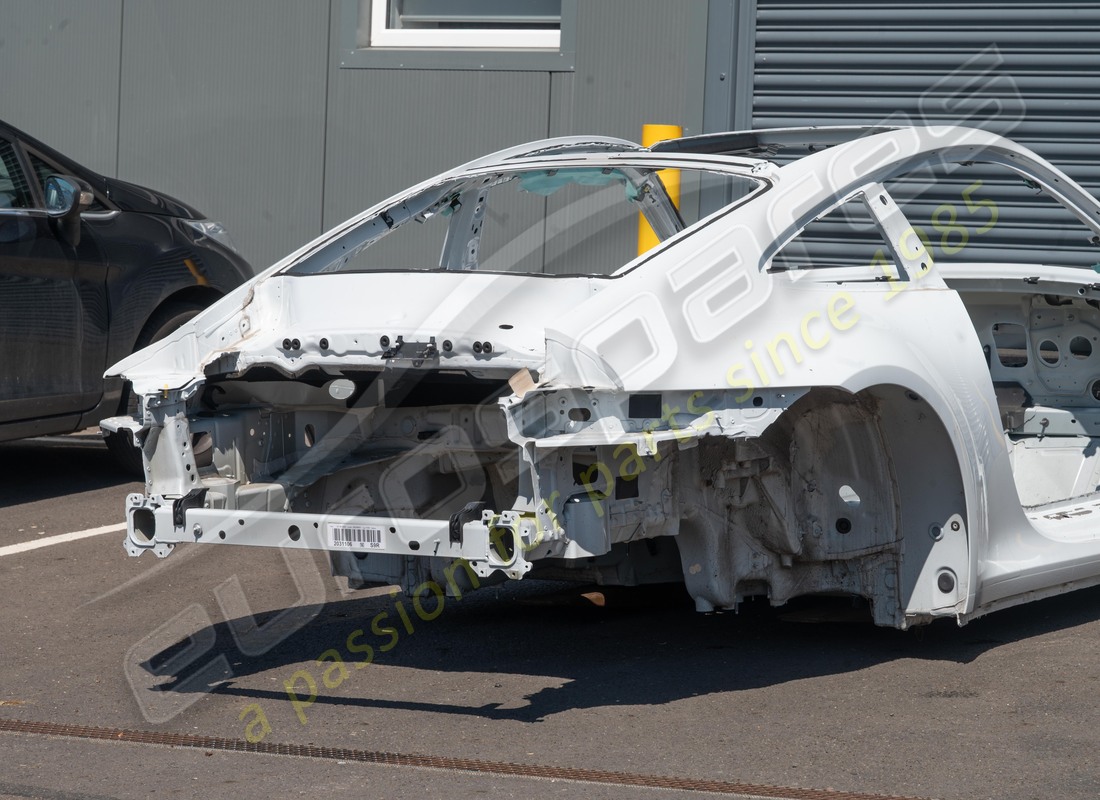 chasis trasero y paneles de cuarto usados porsche 992 gt3. número de pieza eap1510496 (3)