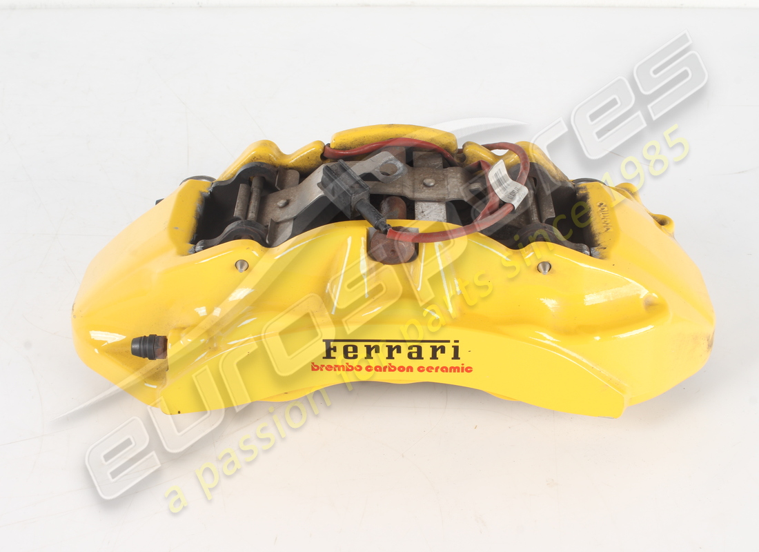 PINZA DELANTERA IZQUIERDA Ferrari USADA CON PASTILLAS. NÚMERO DE PARTE 297308 (1)