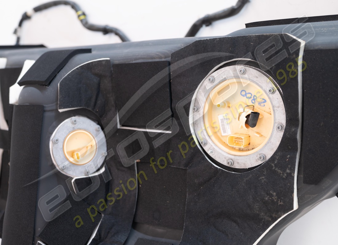 tanque de combustible usado ferrari completo con insonorización. número de pieza 949079 (2)