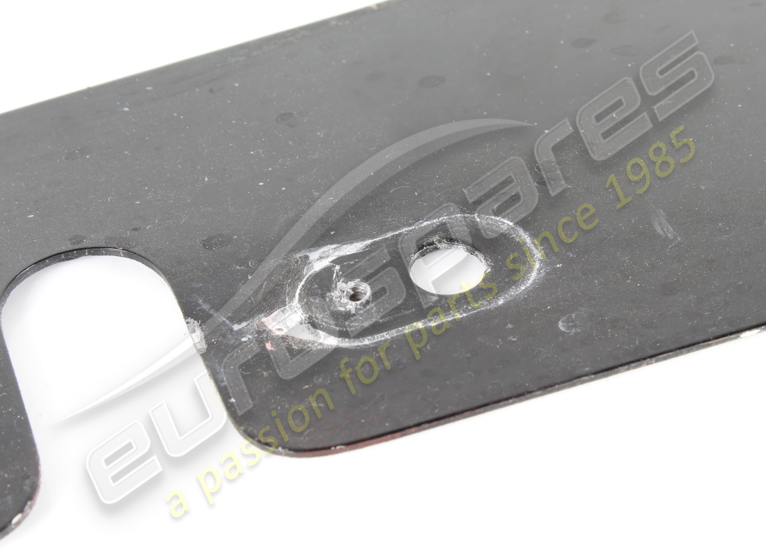 PLACA DE BISAGRA DERECHA GTS USADA FERRARI. NÚMERO DE PIEZA 60370103 (2) placa de bisagra derecha gts usada ferrari. número de pieza 60370103 (2)