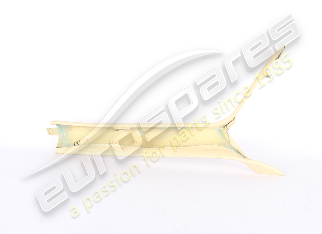 cubierta del pilar izquierdo dañada ferrari crema 11055. número de pieza 67898904 (2)