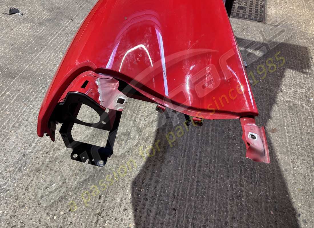 USADO FERRARI FLANCO IZQUIERDO. NÚMERO DE PARTE 83816011 (8) usado ferrari flanco izquierdo. número de parte 83816011 (8)