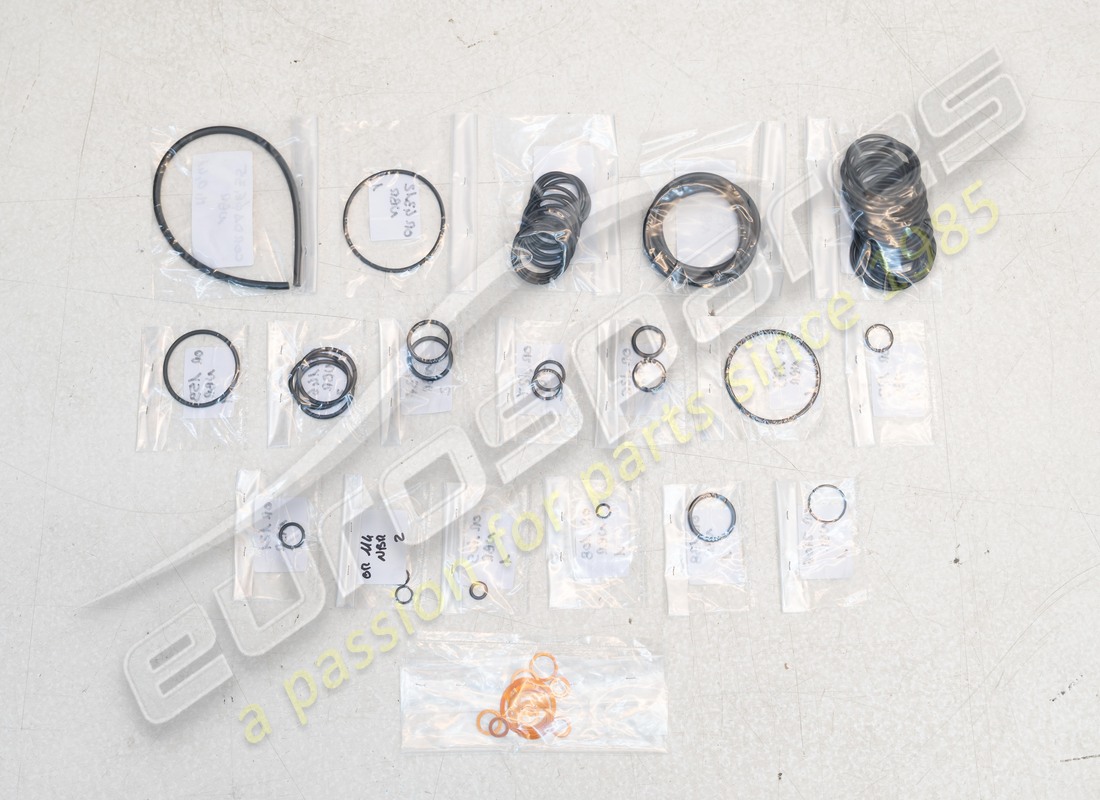 NUEVO JUEGO DE JUNTAS OE FERRARI 365 GT 2+2 (VER EPK0000106). NÚMERO DE PIEZA EAP1493222 (2) nuevo juego de juntas oe ferrari 365 gt 2+2 (ver epk0000106). número de pieza eap1493222 (2)