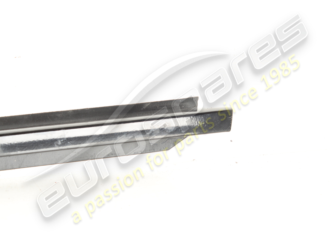 moldura de burlete izquierdo ferrari usada. número de pieza 60635400 (2)