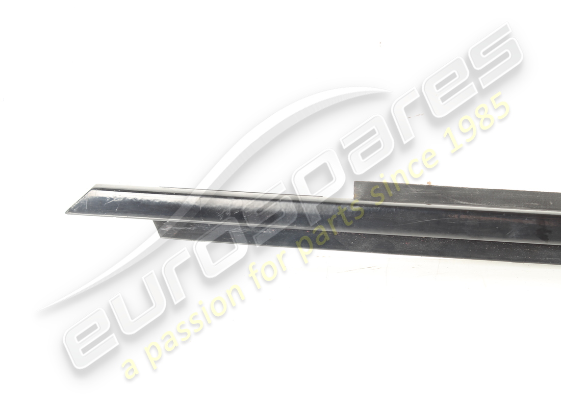 moldura de burlete izquierdo ferrari usada. número de pieza 60635400 (1)