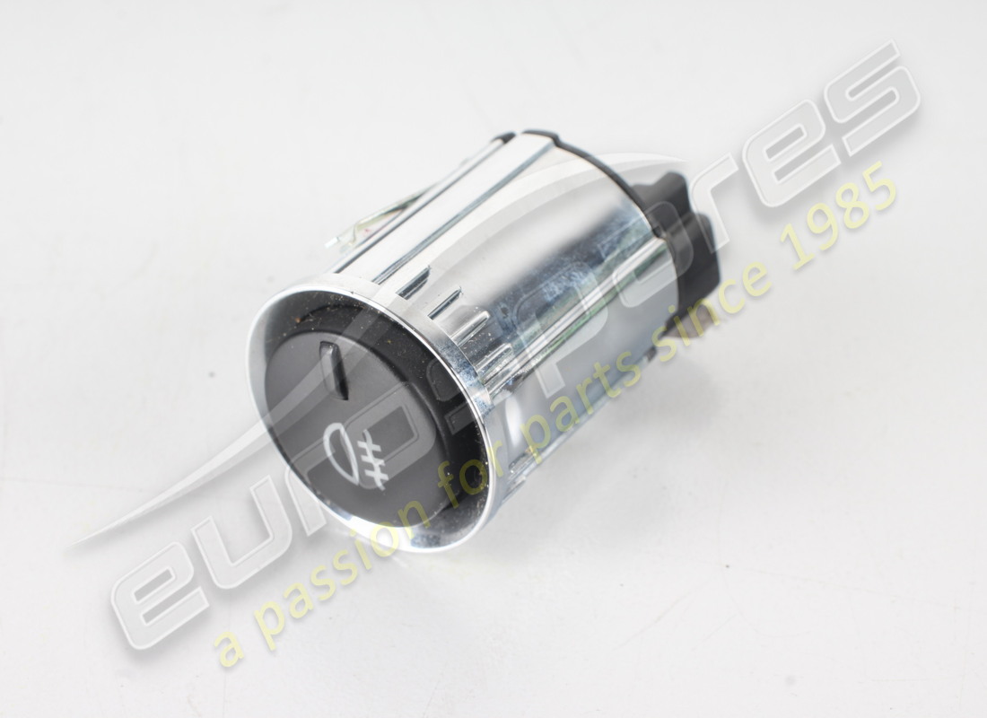 INTERRUPTOR DE LUCES ANTINIEBLA TRASERA DAÑADO Aston Martin. NÚMERO DE PIEZA 6G3315K237AA (1)