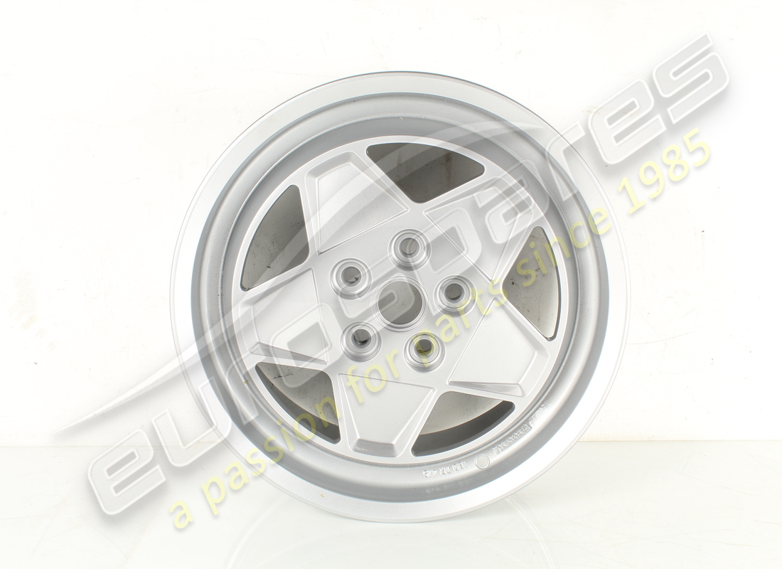 LLANTA DE CARRETERA REACONDICIONADA Ferrari 180 TR 415 . NÚMERO DE PIEZA 127151 (1)