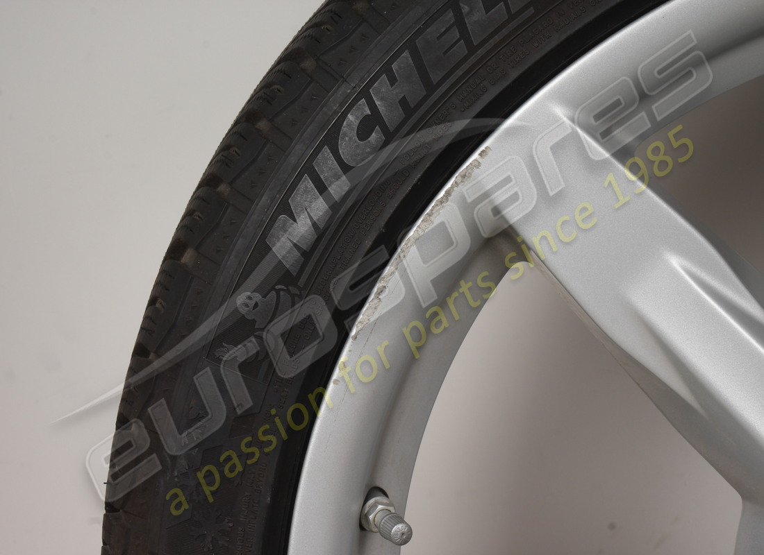 usado ferrari gtc4lusso llantas plateadas mate k. número de pieza 70004725 (3)
