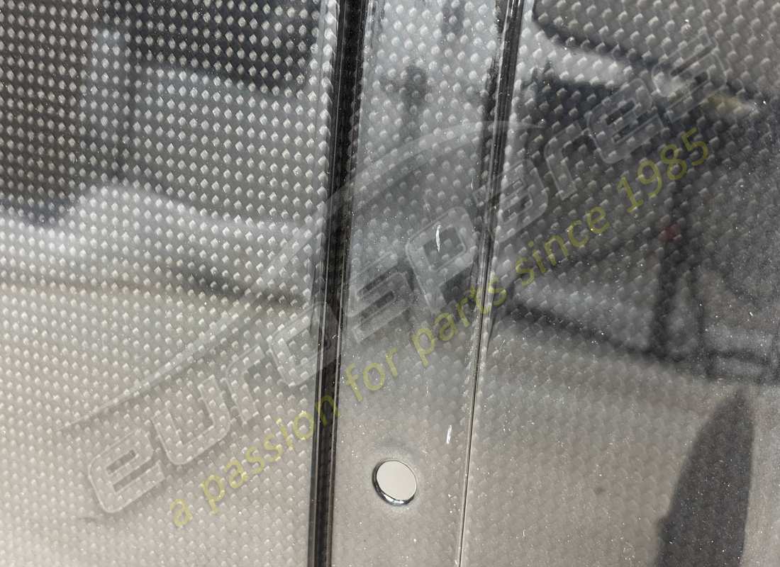 nuevo (otro) ferrari difusor trasero. número de pieza 81509400 (2)
