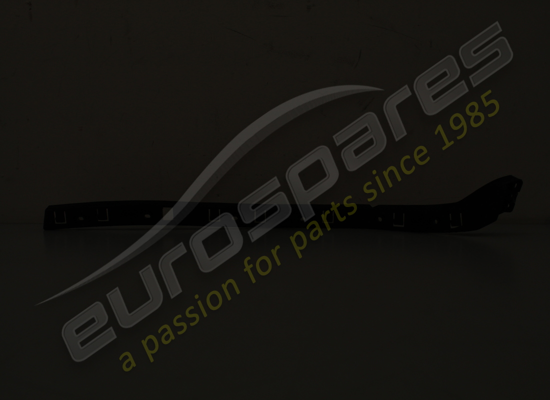 USADO Maserati PARACHOQUES TRASERO MONTAJE LADO IZQUIERDO. NÚMERO DE PIEZA 670001617 (1)