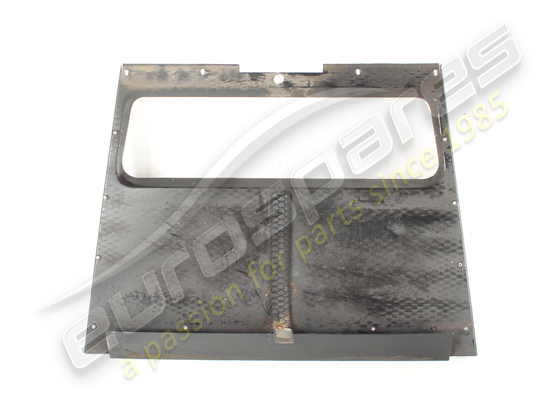 escudo ferrari usado. número de parte 61205100 (3)