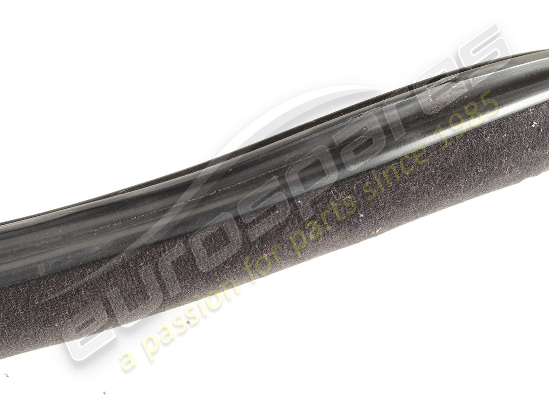 JUNTA DE GOMA DE PUERTA DERECHA USADA MASERATI. NÚMERO DE PIEZA 384500158 (3) junta de goma de puerta derecha usada maserati. número de pieza 384500158 (3)