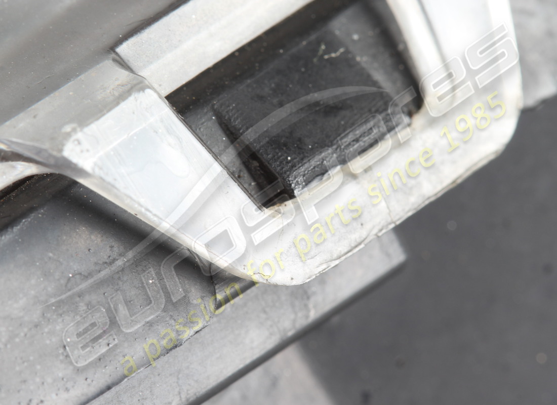 FARO DAÑADO EUROSPARES. NÚMERO DE PIEZA EAP1392841 (7) faro dañado eurospares. número de pieza eap1392841 (7)