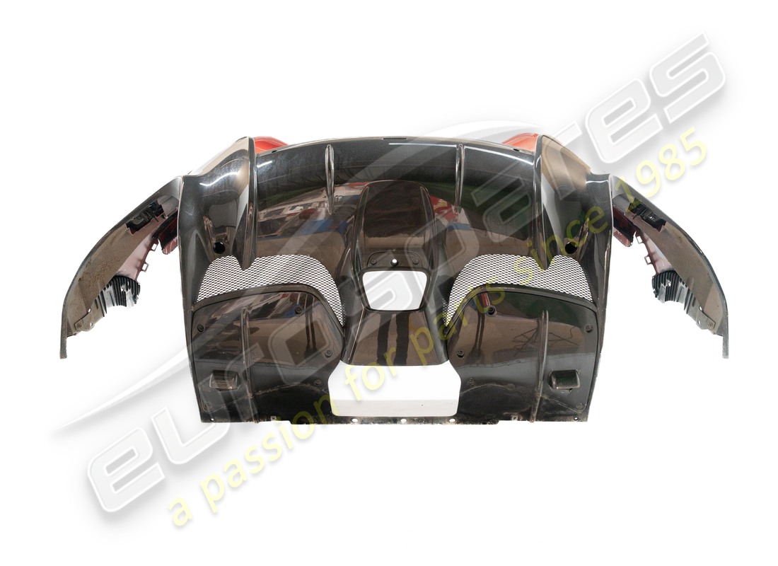 parachoques trasero completo usado eurospares y difusor de carbono con acabado brillante. número de pieza eap1552476 (3)