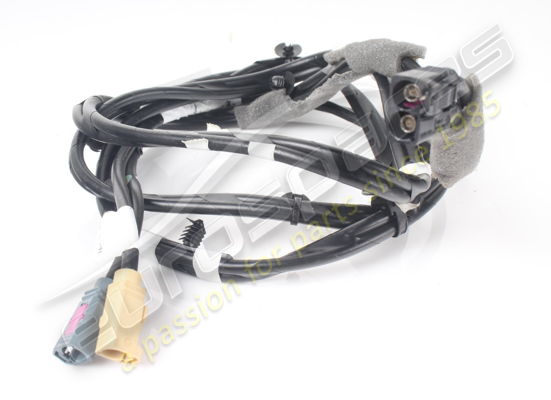 Cable amplificador usado Ferrari FM2-DAB2. Número de pieza 952010 (1)