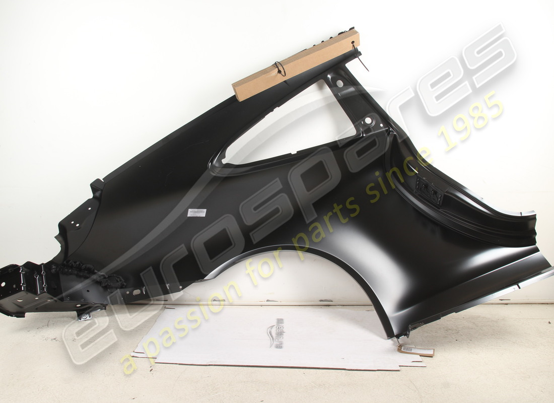 nueva pieza lateral porsche imprimada. número de pieza 9p1809029bgrv (2)