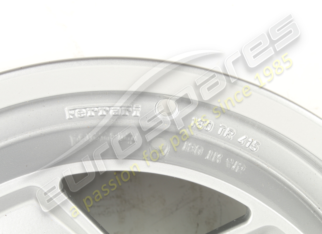 LLANTA DE CARRETERA REACONDICIONADA FERRARI 180 TR 415. NÚMERO DE PIEZA 127151 (2) llanta de carretera reacondicionada ferrari 180 tr 415. número de pieza 127151 (2)