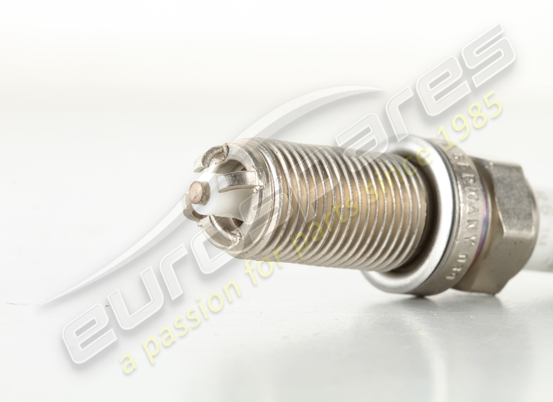 NUEVA BUJÍA BOSCH. NÚMERO DE PARTE 99917023290 (3) nueva bujía bosch. número de parte 99917023290 (3)