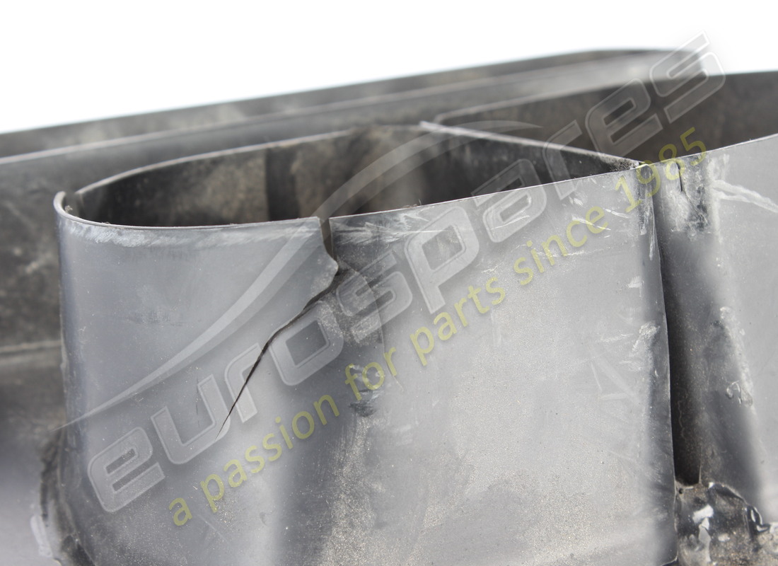 conducto de admisión de aire y freno completo usado eurospares con rejilla. número de pieza eap1493236 (3)