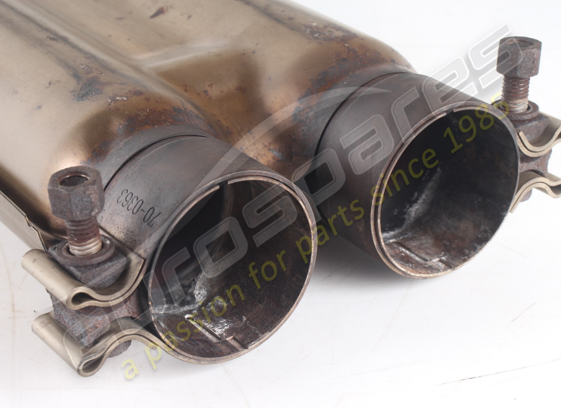 EXTENSIÓN CENTRAL FERRARI USADA. NÚMERO DE PARTE 325600 (2) extensión central ferrari usada. número de parte 325600 (2)