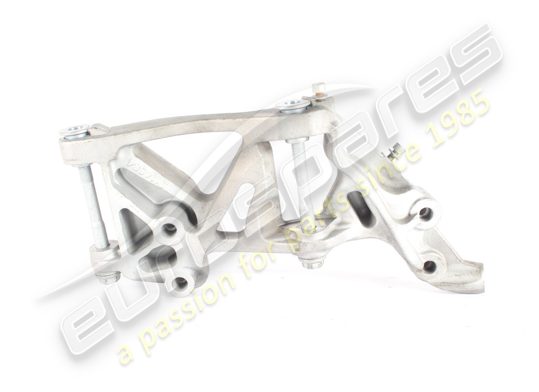 SOPORTE Maserati USADO. NÚMERO DE PARTE 670154512 (1)