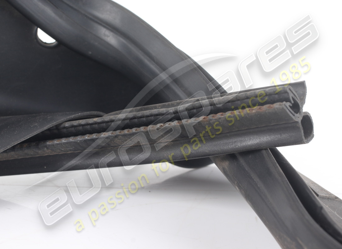 TAPA DEL COMPARTIMIENTO DEL MOTOR IZQUIERDA USADA FERRARI. NÚMERO DE PIEZA 88031300 (2) tapa del compartimiento del motor izquierda usada ferrari. número de pieza 88031300 (2)