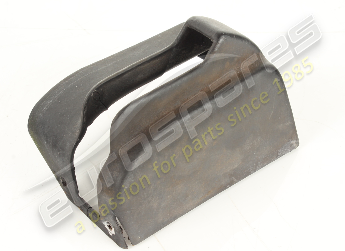 CUBIERTA DE FRENO H/DORTIGUADOR DAÑADA Ferrari NEGRA VM8500. NÚMERO DE PIEZA 65204300 (1)