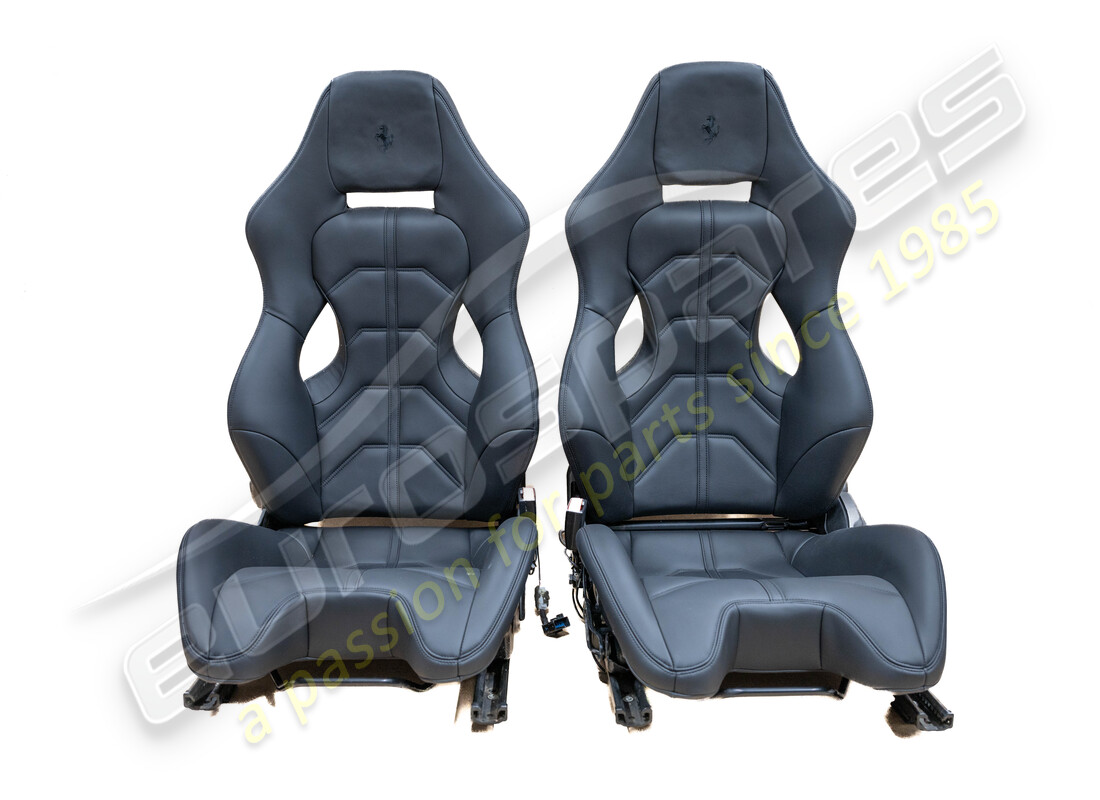 ASIENTOS DE CARBONO LHD Ferrari 488 REACONDICIONADOS. NÚMERO DE PARTE EAP1404981 (1)