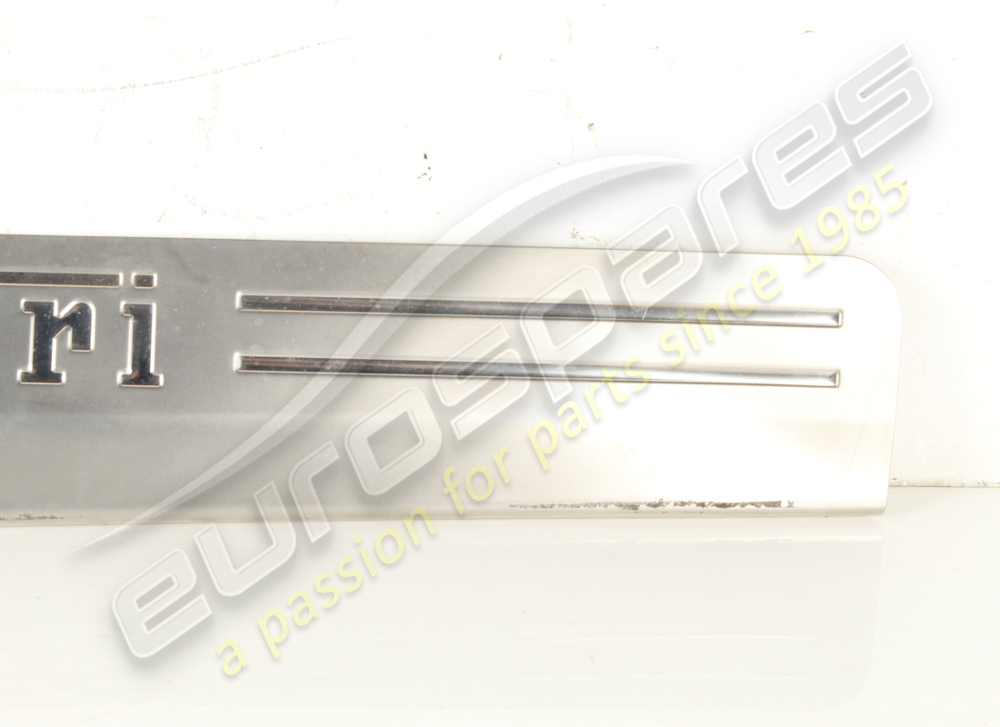 PLACA DE RACOR IZQUIERDA FERRARI USADA. NÚMERO DE PARTE 81362300 (2) placa de racor izquierda ferrari usada. número de parte 81362300 (2)