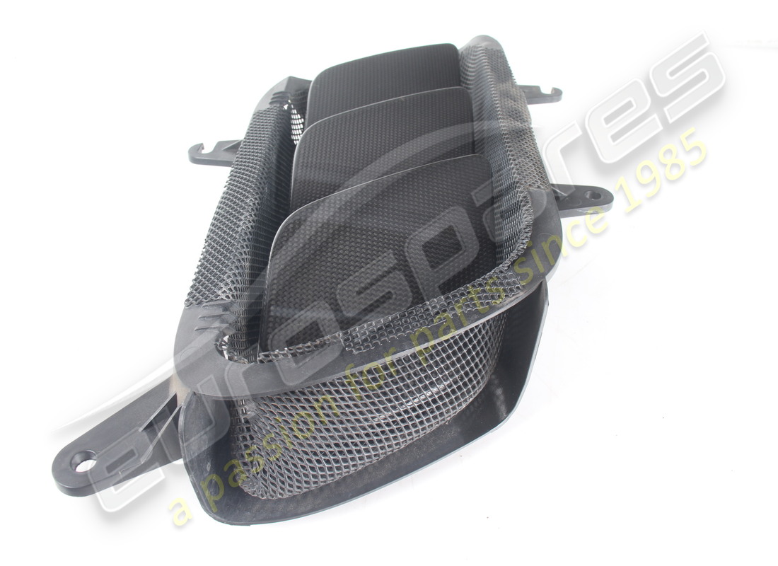SOPORTE DE VENTILACIÓN DE GUARDABARROS IZQUIERDO CON REJILLAS DE CARBONO, USADO EUROSPARES. NÚMERO DE PIEZA EAP1723592 (3) soporte de ventilación de guardabarros izquierdo con rejillas de carbono, usado eurospares. número de pieza eap1723592 (3)
