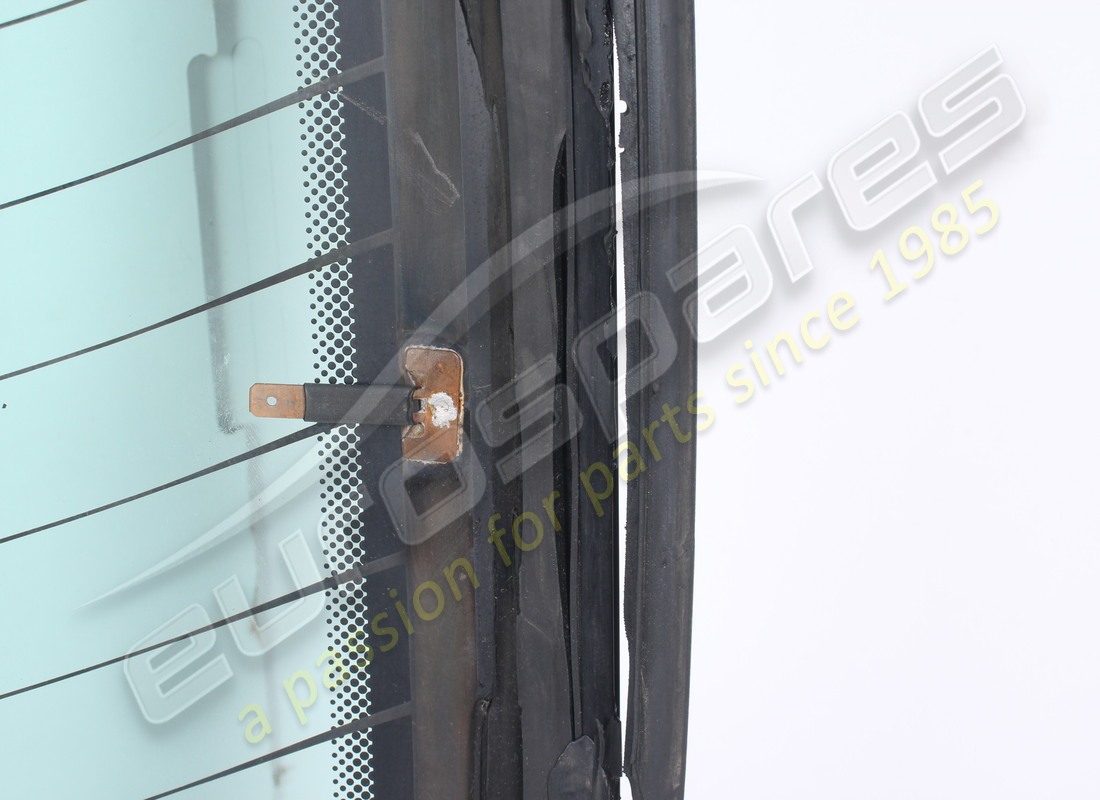 ventana trasera maserati usada. número de parte 387700600 (6)