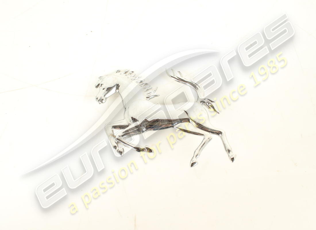 INSIGNIA DE CAVALLINO RAMPANTE DE Ferrari USADA. NÚMERO DE PARTE 84933700 (1)
