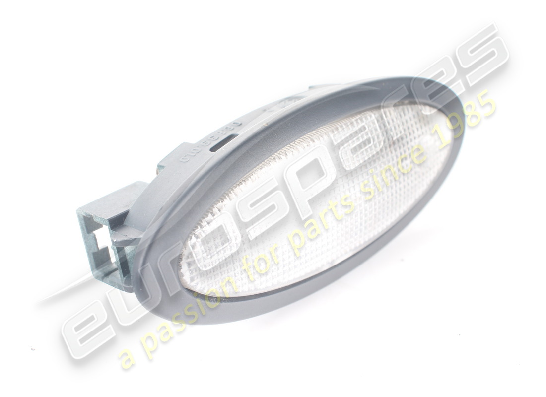 LUZ INTERIOR TRASERA USADA Maserati. NÚMERO DE PIEZA 383100125 (1)