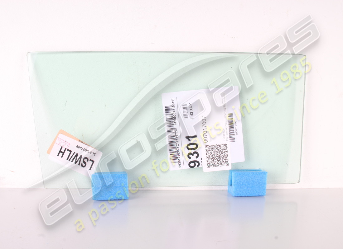 NUEVA VENTANA LATERAL TRASERA OEM RL. NÚMERO DE PIEZA 007017007 (1)