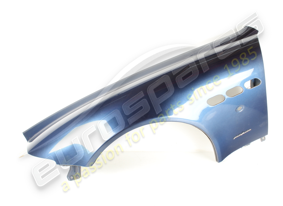 GUARDABARROS DELANTERO IZQUIERDO COMPLETO Maserati USADO. NÚMERO DE PARTE 67064100 (1)