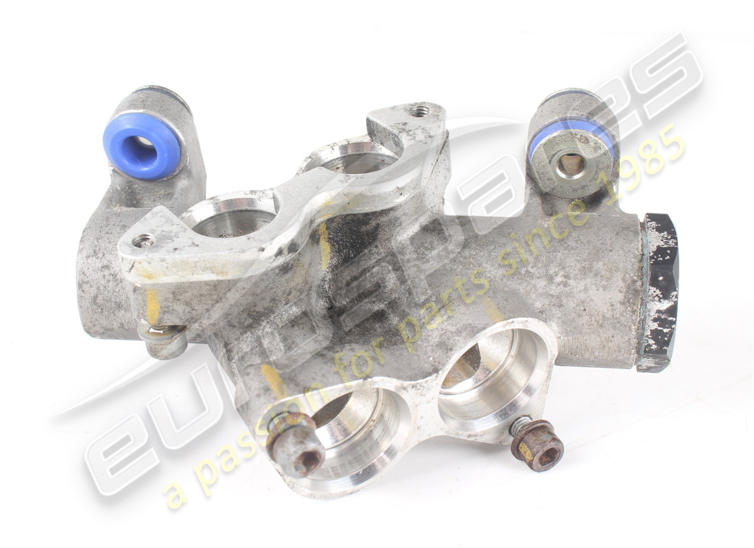 TERMOSTATO DE ACEITE COMPLETO Ferrari USADO. NÚMERO DE PARTE 304797 (1)