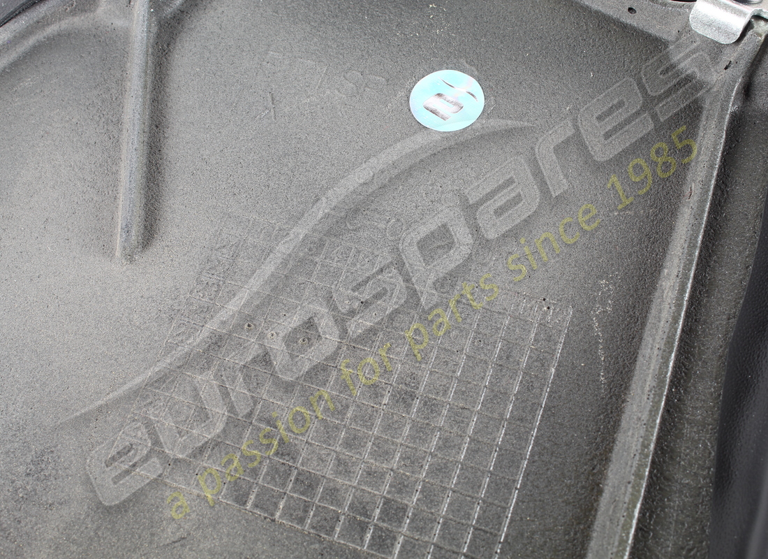 usado ferrari fianchetto inferiore dx. completo. número de parte 973231 (4)